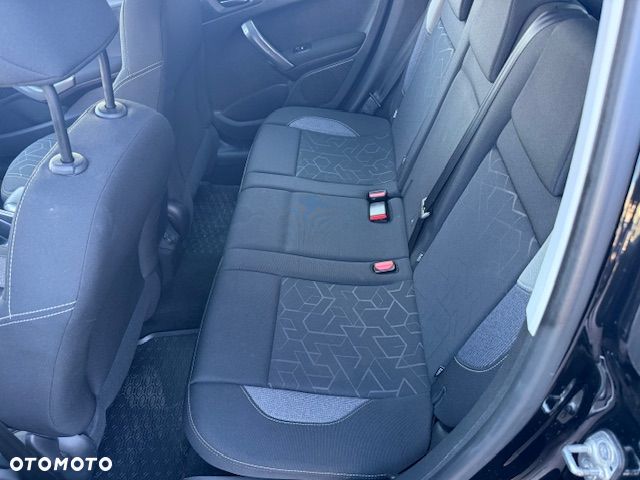 Peugeot 2008 1.2 Pure Tech Style S&S - 23