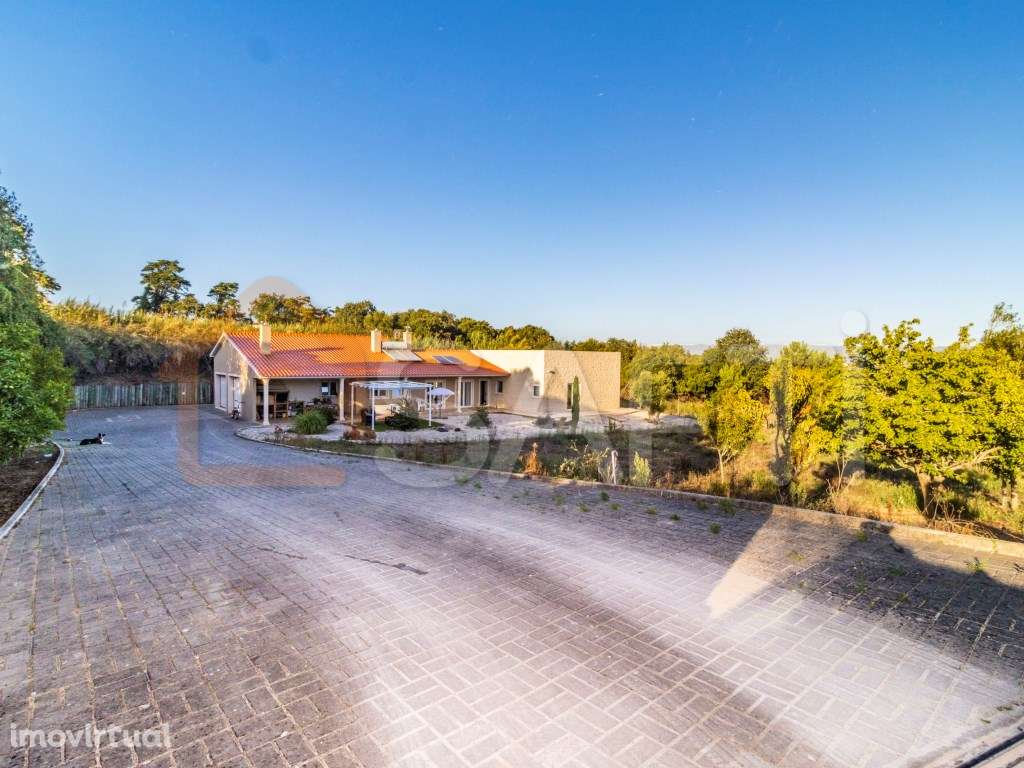 Moradia Isolada (quintinha) - Grande imagem: 2/32