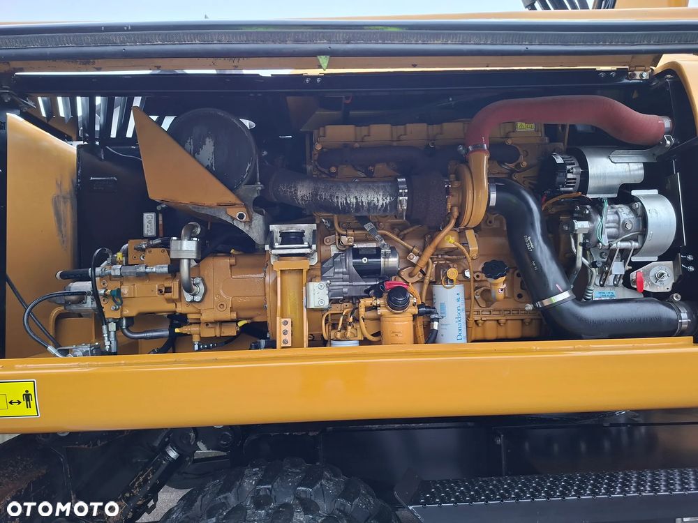 Caterpillar CAT M 318 D - 18