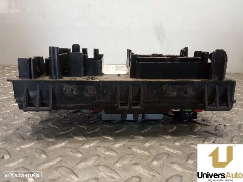 CAIXA RELÉS / FUSÍVEIS OPEL ASTRA J 2013 -13368639 - 2