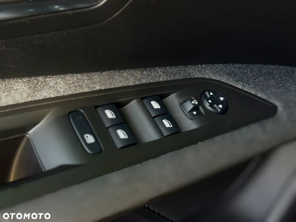 Peugeot 3008 1.2 PureTech GPF Active S&S EAT8 - 20