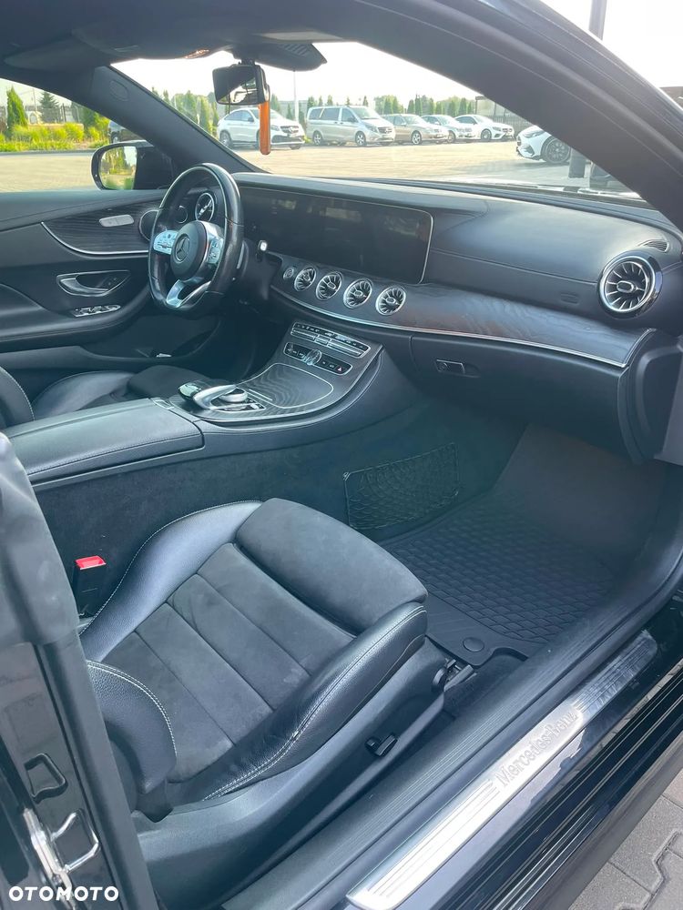Mercedes-Benz Klasa E 220 d 4-Matic 9G-TRONIC - 13
