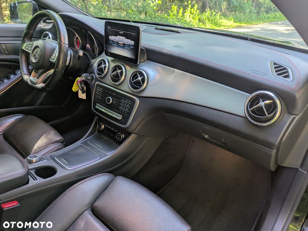 Mercedes-Benz CLA 200 d 7G-DCT AMG Line - 12
