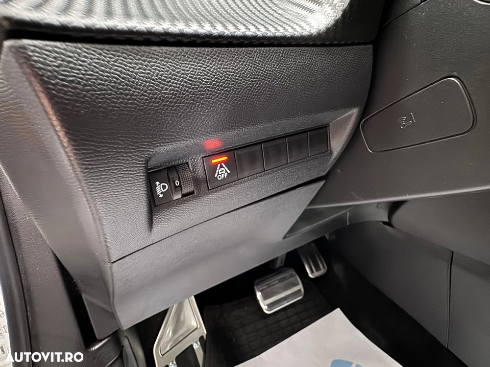 Peugeot 2008 1.5 BlueHDI EAT8 STT GT - 23