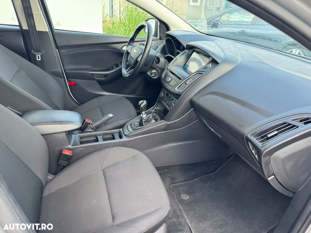 Ford Focus 1.5 EcoBlue Start-Stopp-System COOL&CONNECT - 10