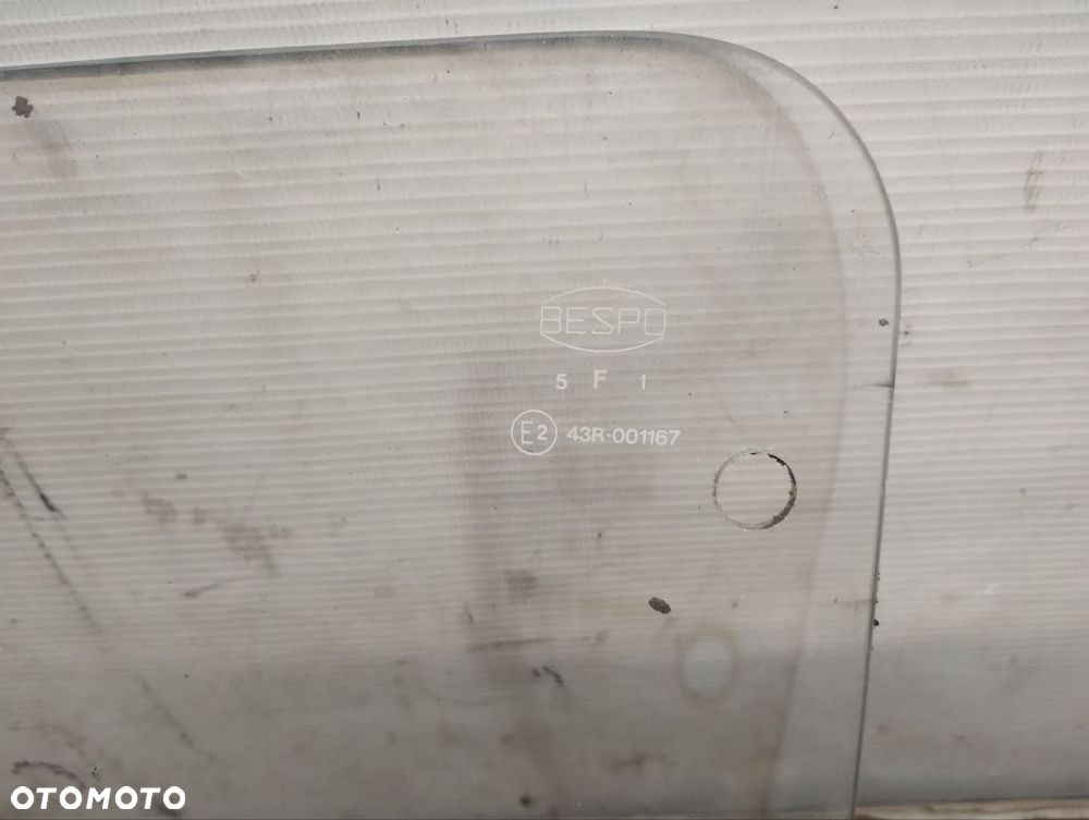 SZYBA BOCZNA PRAWA TYLNA FSM-BIELSKO BIAŁA POLSKI FIAT 126P 650 SX - 2