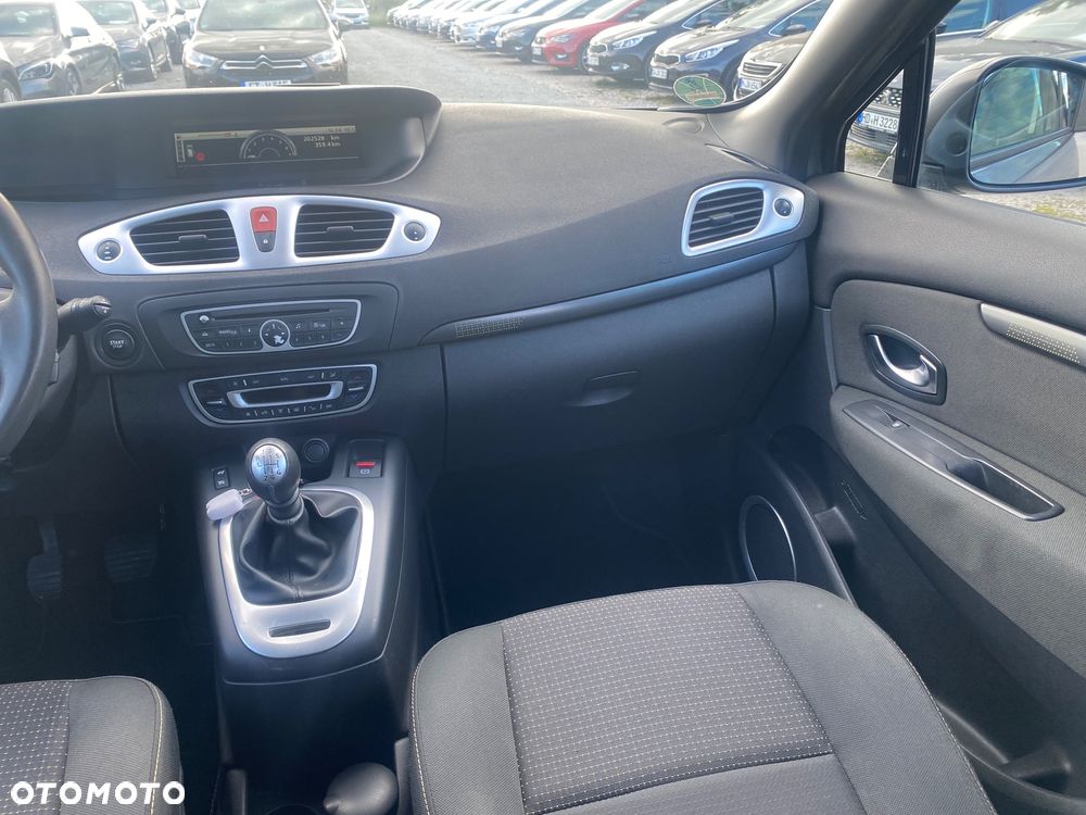 Renault Scenic 1.6 16V 110 Dynamique - 32
