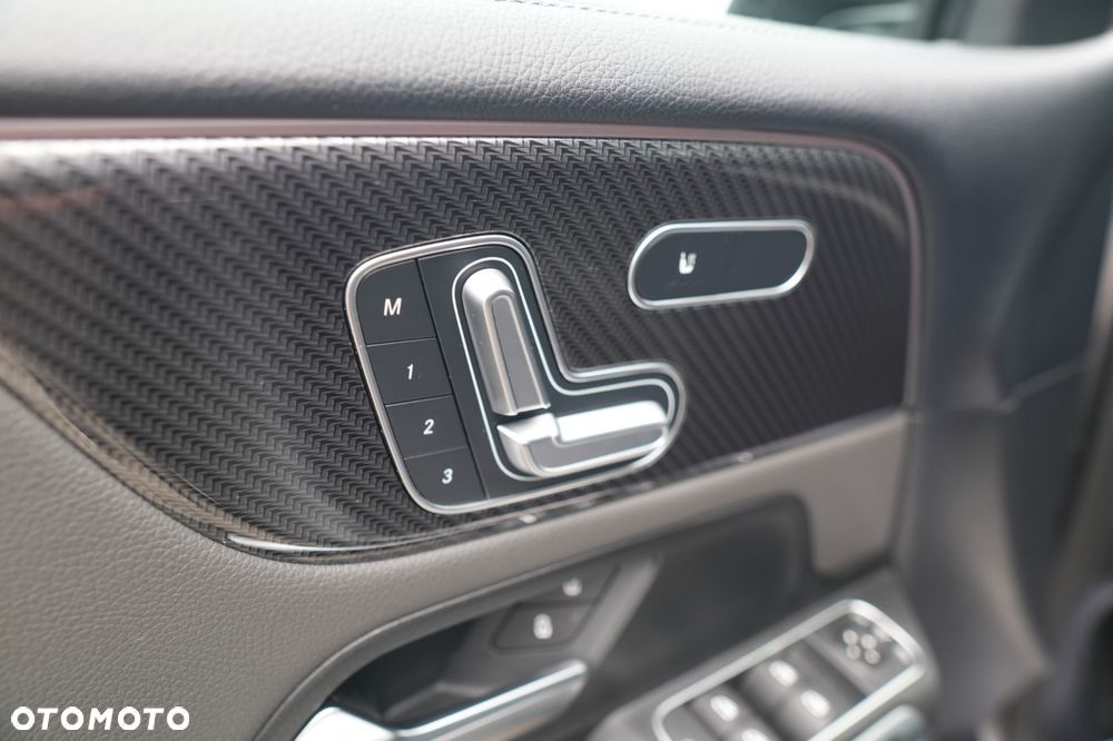 Mercedes-Benz GLB - 7