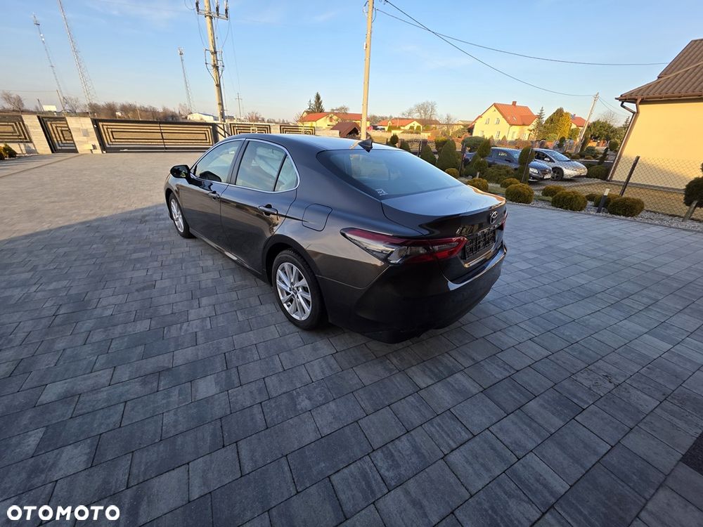 Toyota Camry 2.5 Hybrid Comfort CVT - 2
