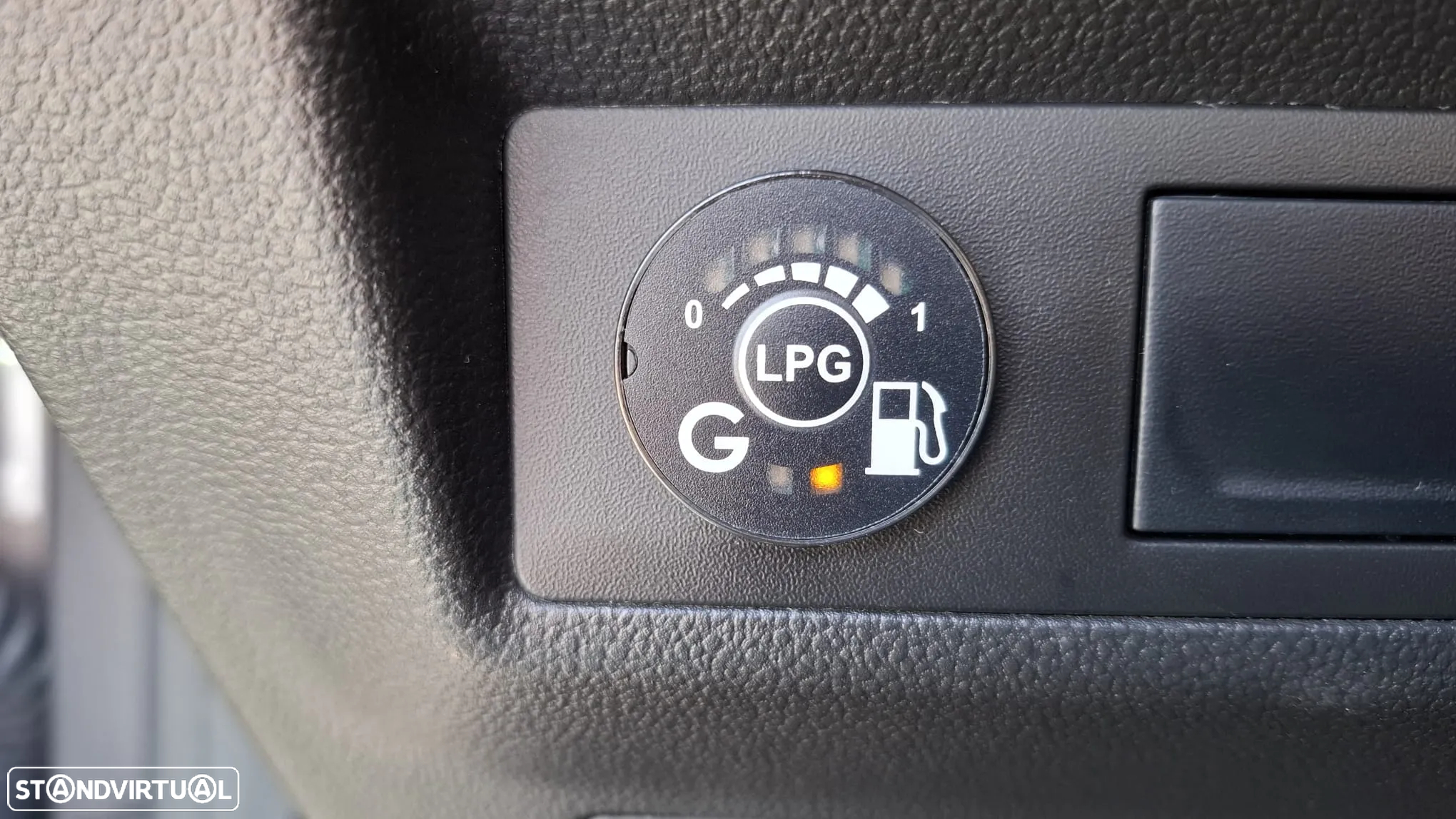 Renault Captur 1.0 TCe Techno Bi-Fuel - 24
