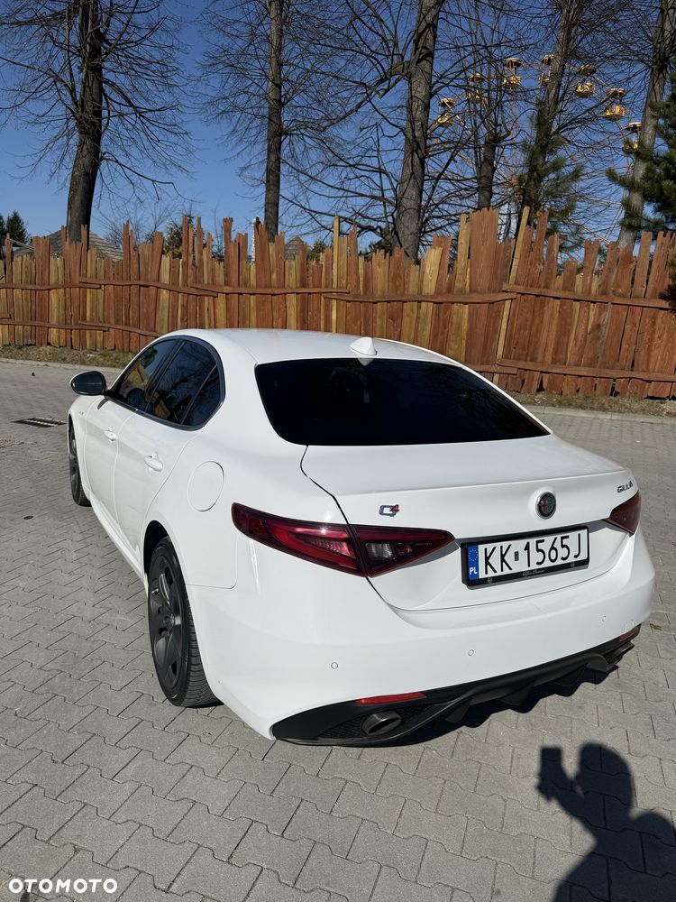 Alfa Romeo Giulia - 7