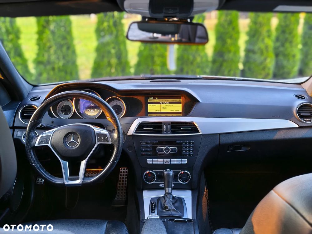 Mercedes-Benz Klasa C 300 CDI BlueEff 4-Matic Avantgarde - 17