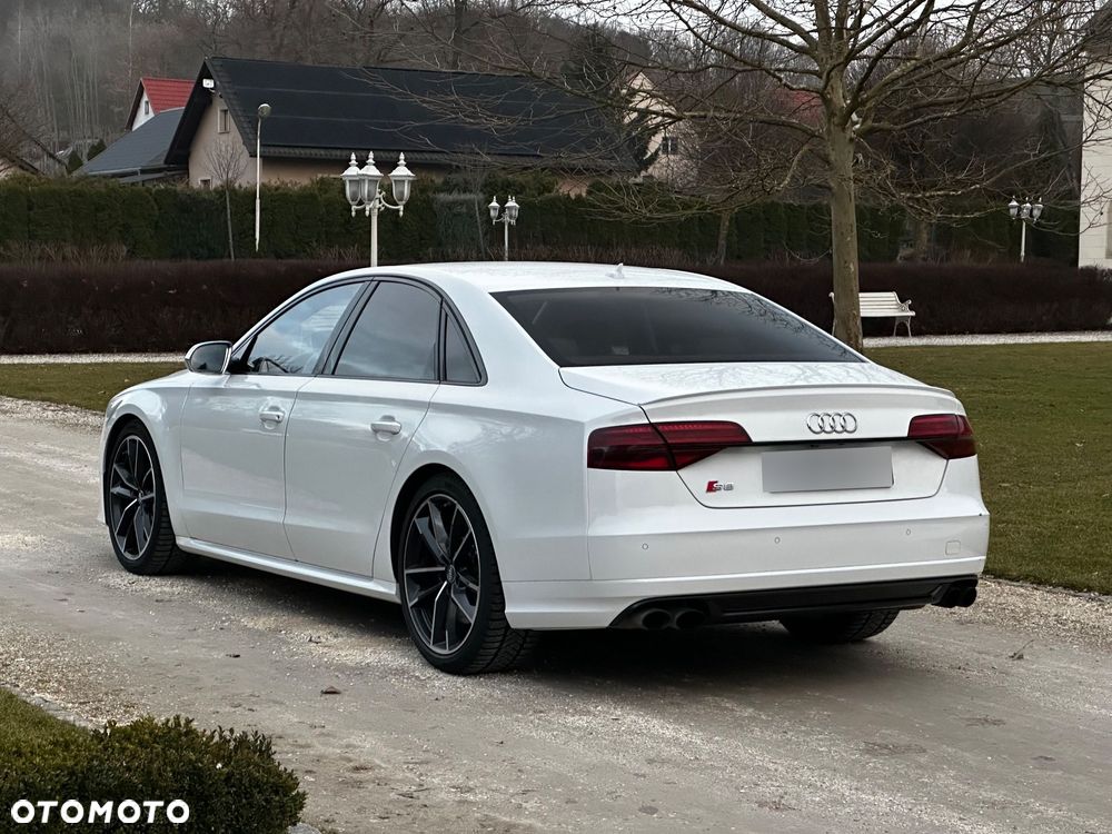 Audi S8 - 5