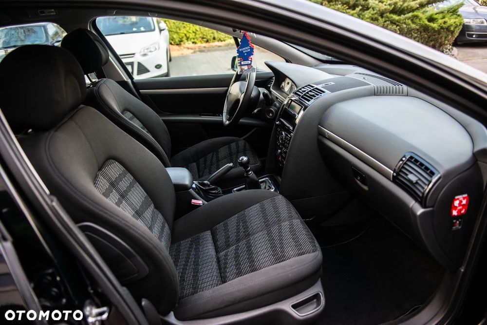 Peugeot 407 HDi 140 JBL - 24