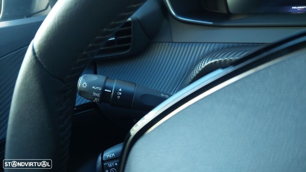 Peugeot e-2008 54 kWh Allure - 39