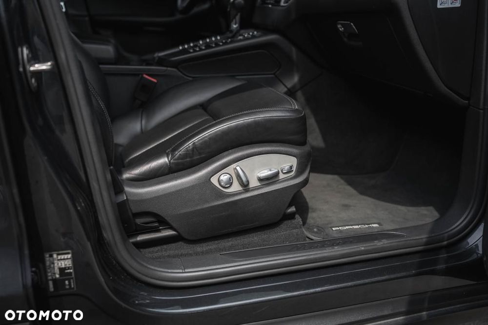 Porsche Macan - 23