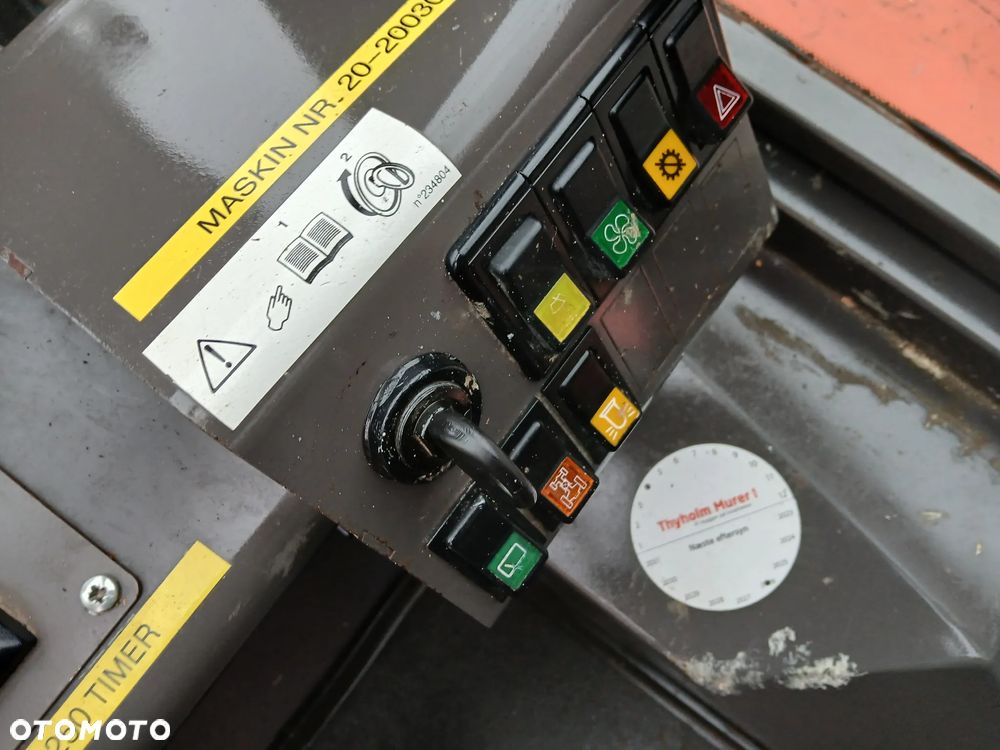 Manitou M26-4 4x4 2004 2100h maszt 10m kosz sprowadzony - 14