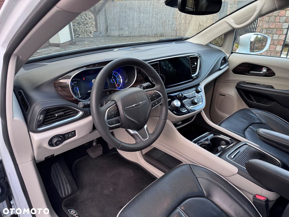 Chrysler Pacifica - 24