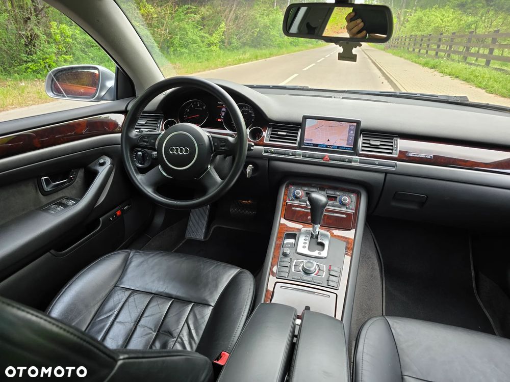 Audi A8 4.2 Quattro - 28