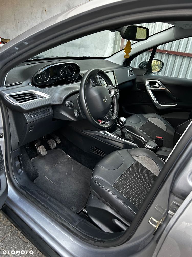 Peugeot 2008 e-HDi FAP 115 STOP & START Business-Line - 12