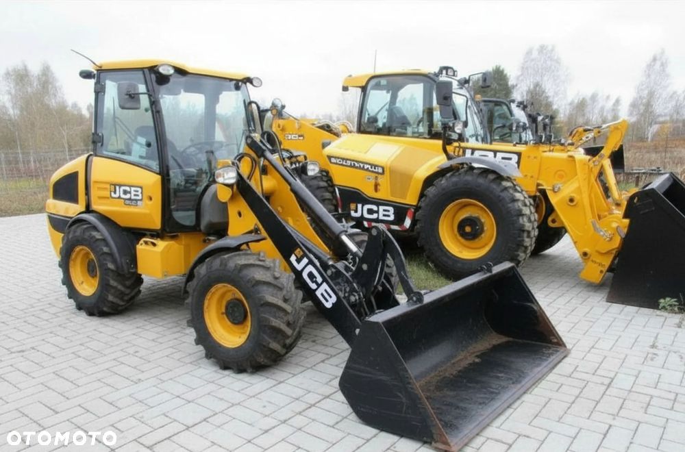 JCB 406 - 3