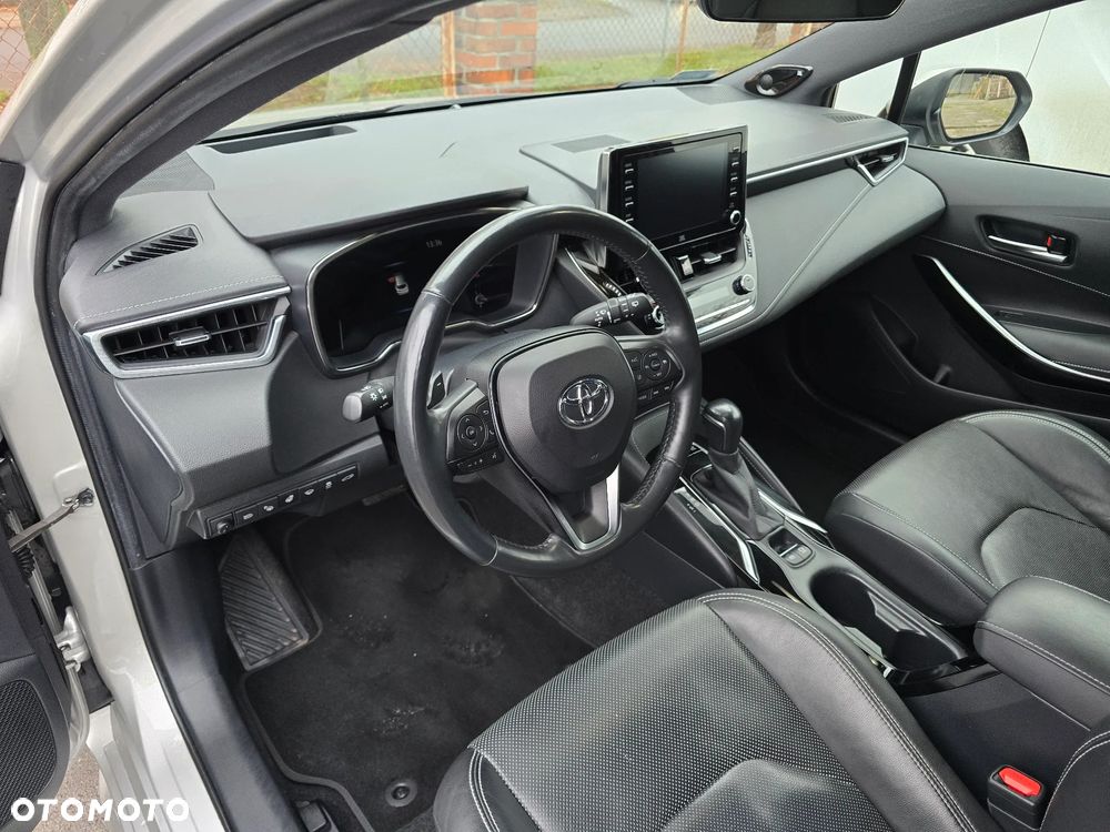 Toyota Corolla 2.0 Hybrid Executive - 14