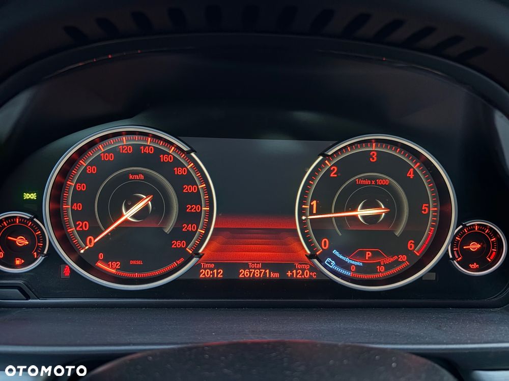 BMW Seria 5 525d Sport-Aut Modern Line - 13