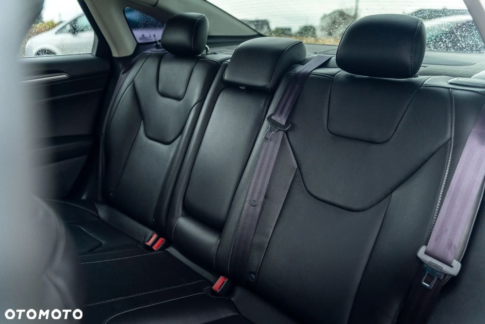 Ford Fusion 2.0 EcoBoost Titanium - 26