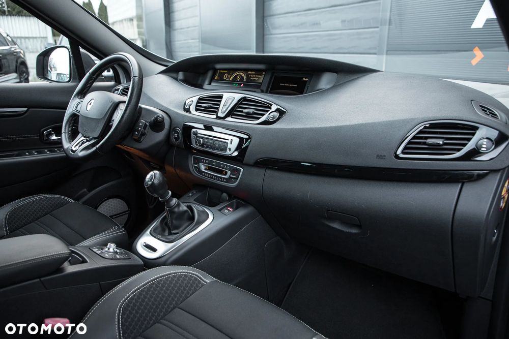 Renault Grand Scenic ENERGY TCe 130 BOSE EDITION - 12