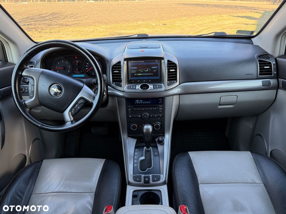 Chevrolet Captiva 2.2 D LTZ - 16