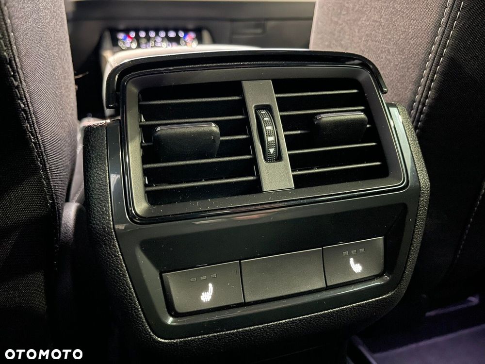 Skoda Karoq 1.5 TSI ACT Sportline DSG - 32