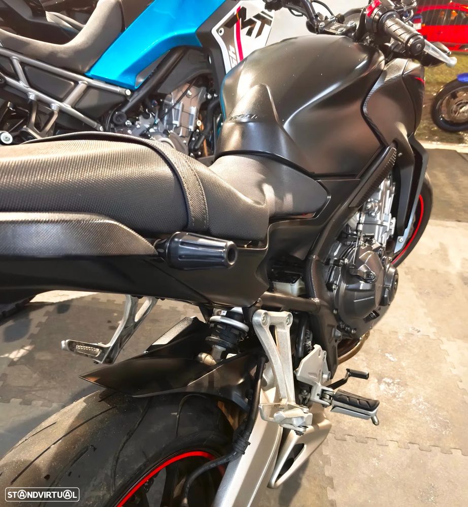 Honda CB 650 F naked - 5