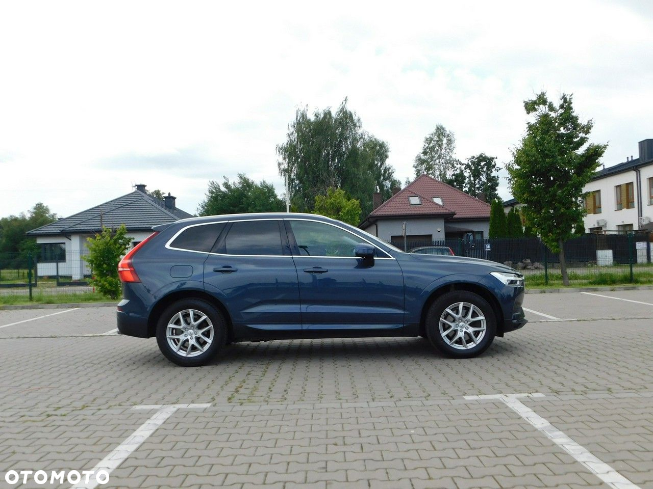 Volvo XC 60 D3 Momentum Pro - 4