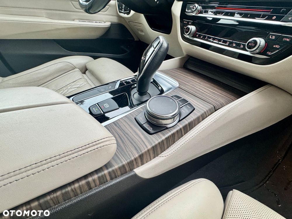 BMW 6GT 640i xDrive M Sport sport - 6