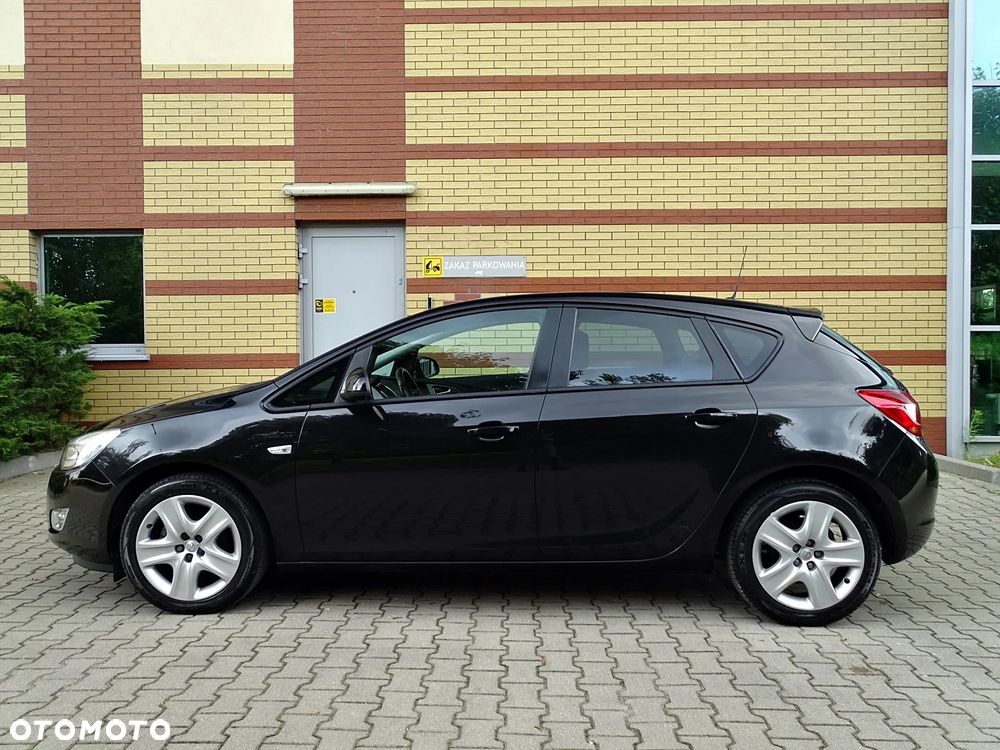 Opel Astra 1.6 Design Edition - 10