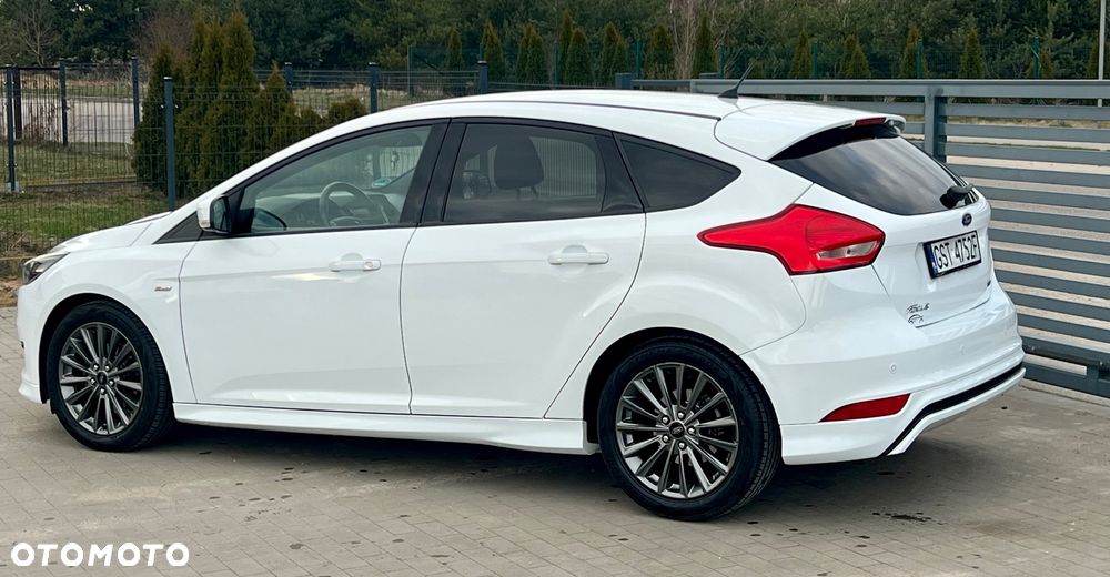 Ford Focus 1.0 EcoBoost Start-Stopp-System ST-LINE DESIGN - 6