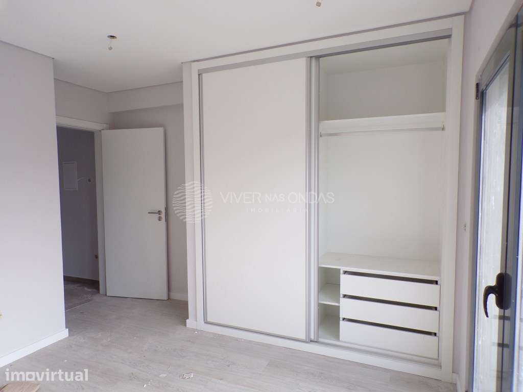 Moradia geminada T3 - Triplex | Garagem-box | Terraço - Grande imagem: 4/17
