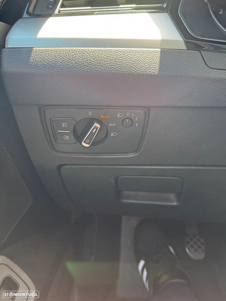 VW Passat 2.0 TDI Confortline - 26