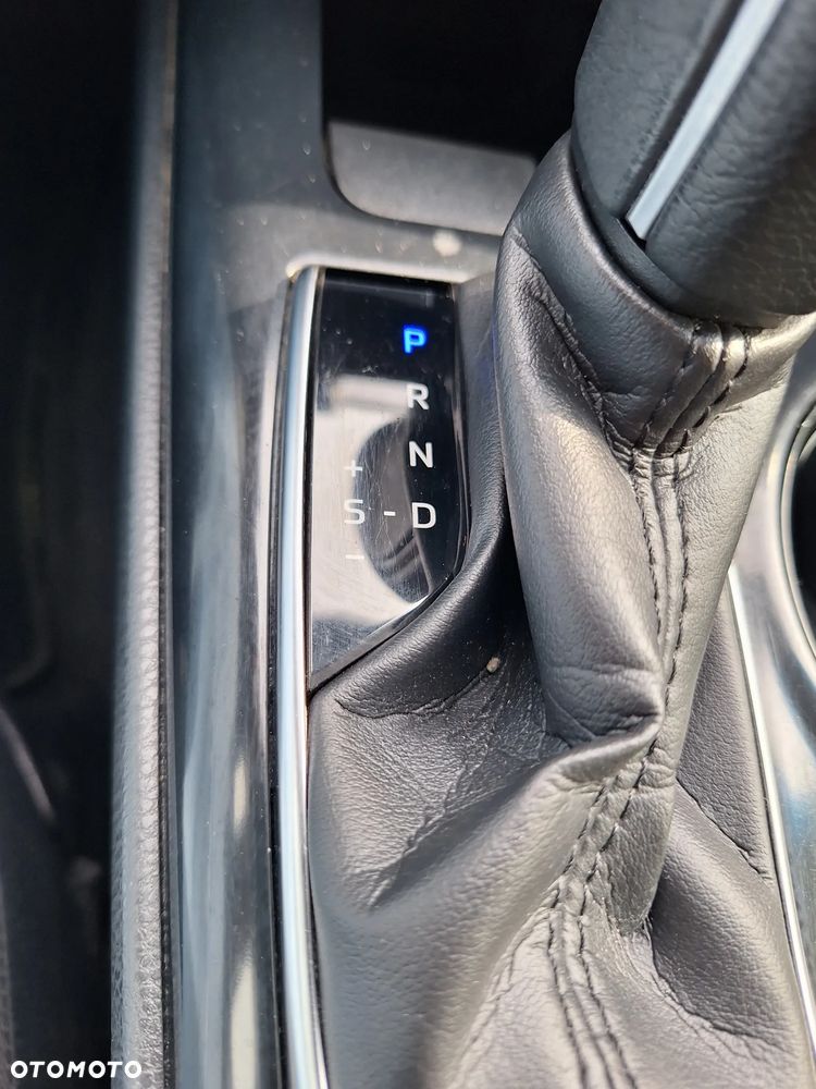 Toyota Camry 2.5 Hybrid Comfort CVT - 35