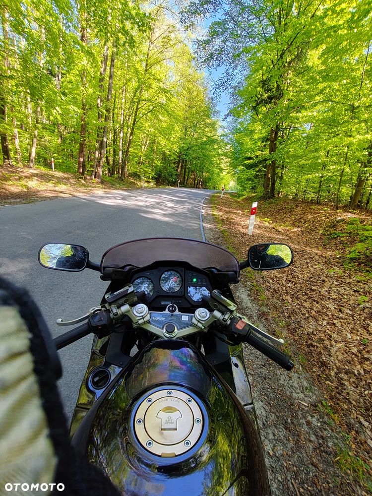 Honda VFR - 3