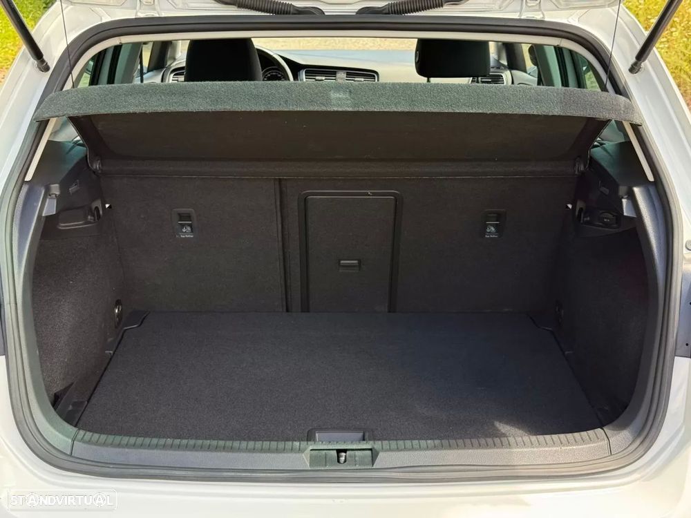 VW Golf 1.0 TSI R-Line - 28