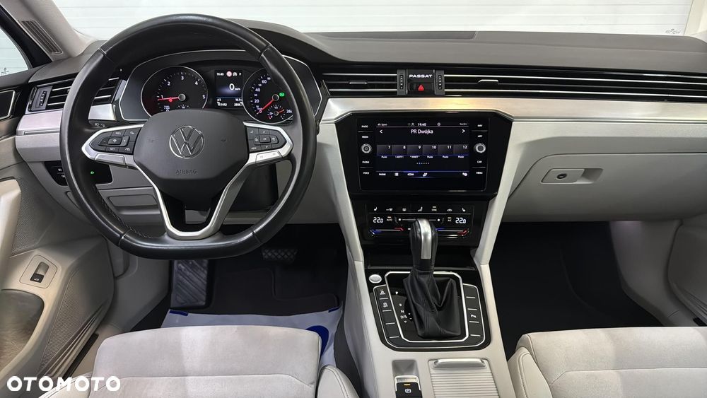 Volkswagen Passat Variant 2.0 TDI EVO Elegance DSG - 15