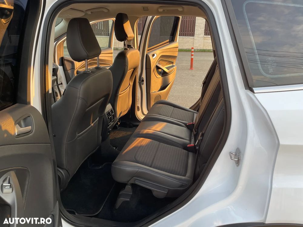Ford Kuga 2.0 TDCi 4x4 Aut. Titanium - 6