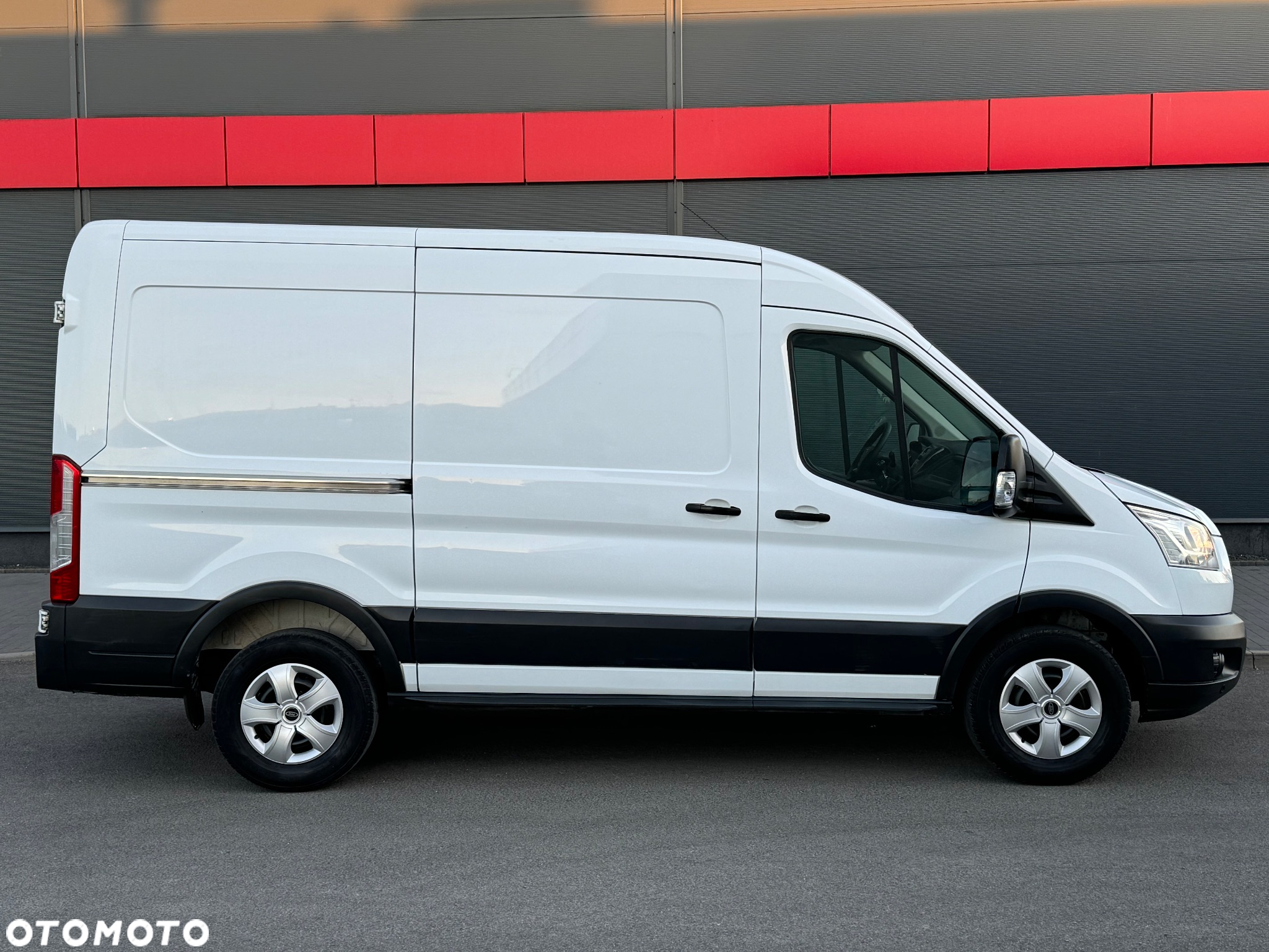 Ford Transit L2H2 - 10