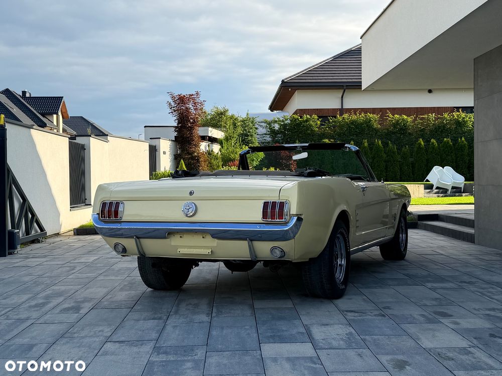 Ford Mustang - 2