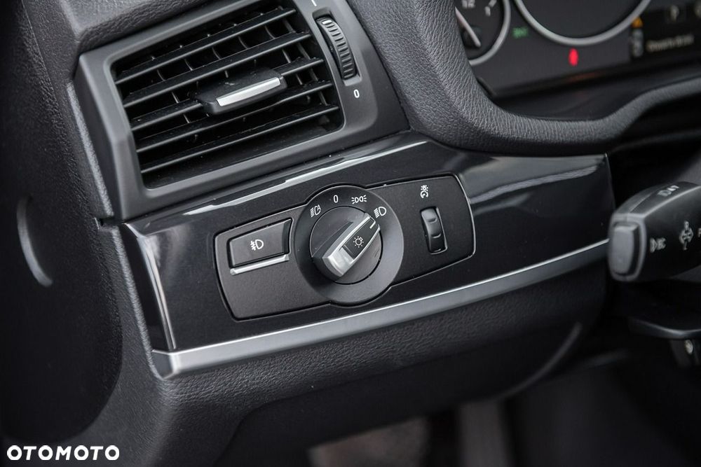 BMW X3 xDrive28i Advantage sport - 27