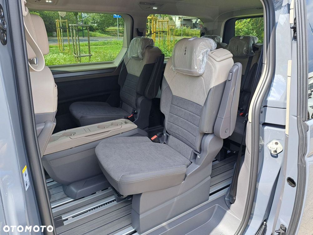 Volkswagen Multivan - 20
