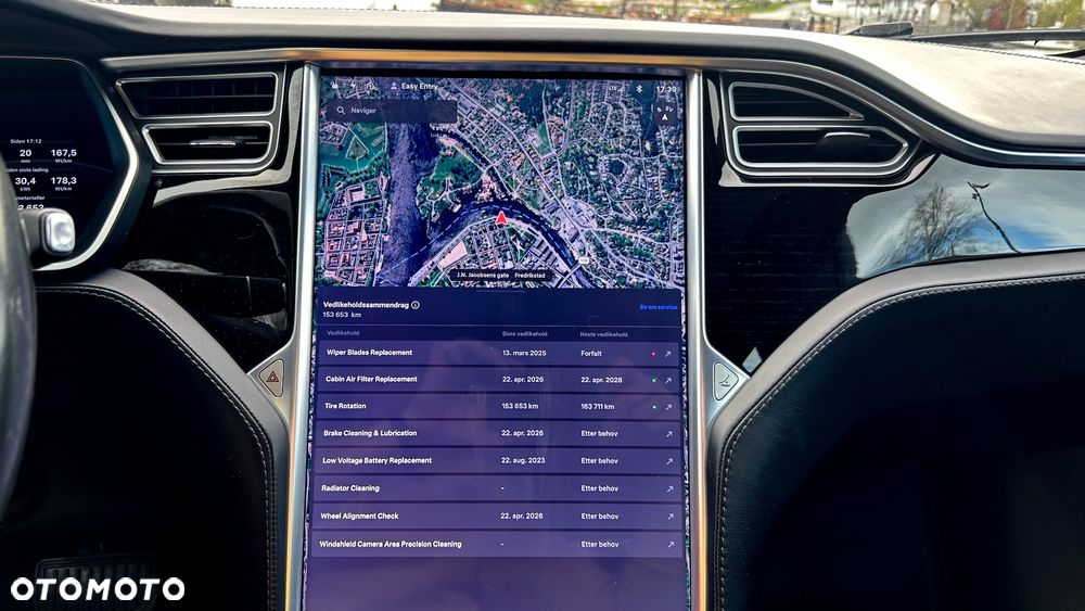 Tesla Model S - 9