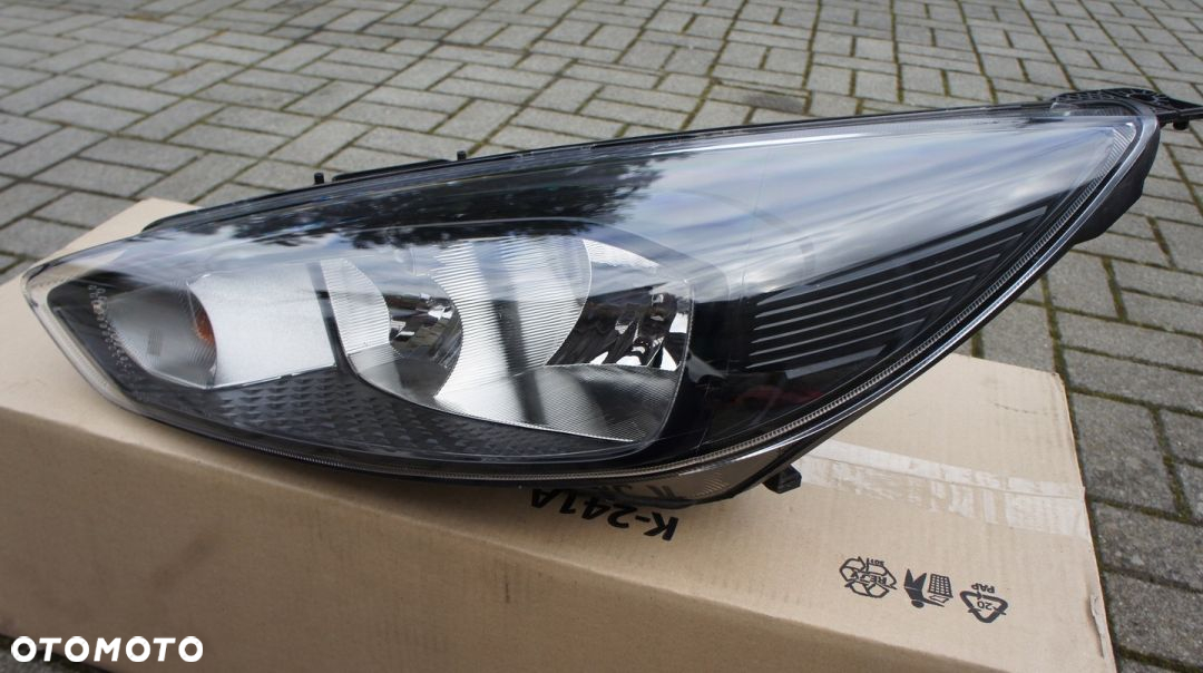 PRZEDNIA LEWA LAMPA FORD FOCUS III MKIII MK3 LIFT - 2