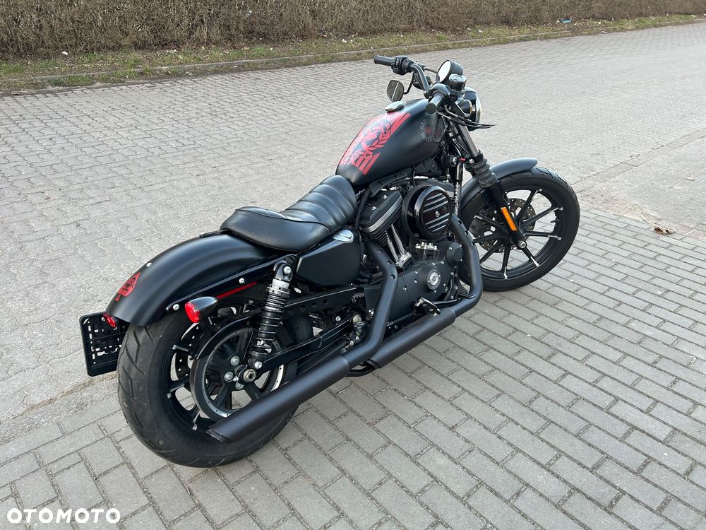 Harley-Davidson Sportster Iron 883 - 3